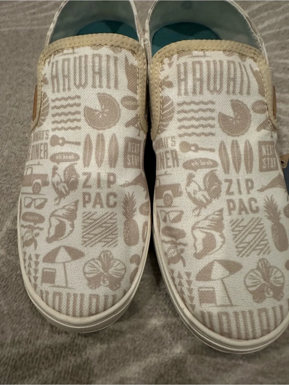 Olukai x Zippy’s Pehuea Pa’i Size 7.5